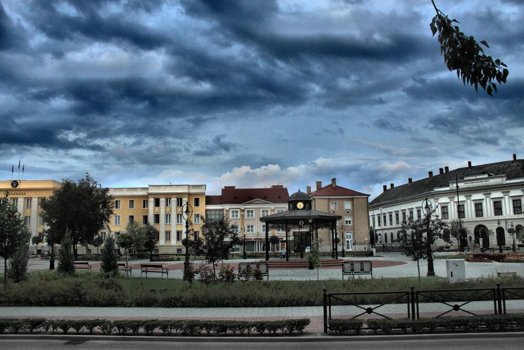 Hotel Central Nagykanizsa Eksteriør bilde