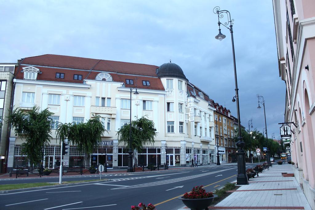 Hotel Central Nagykanizsa Eksteriør bilde