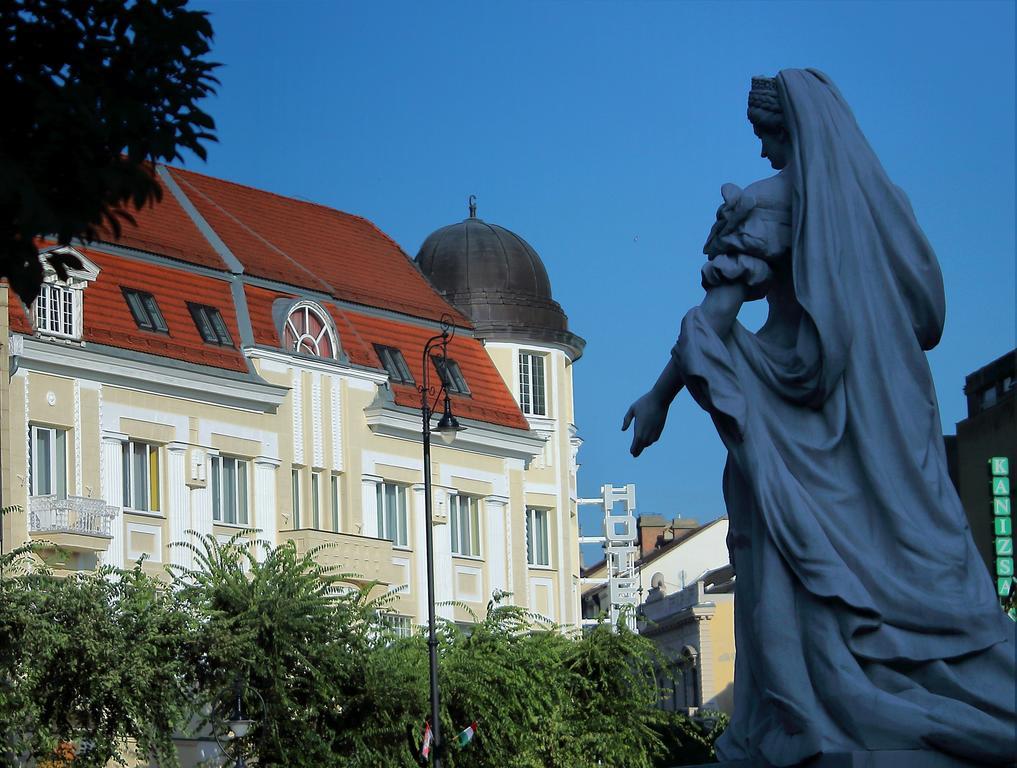 Hotel Central Nagykanizsa Eksteriør bilde