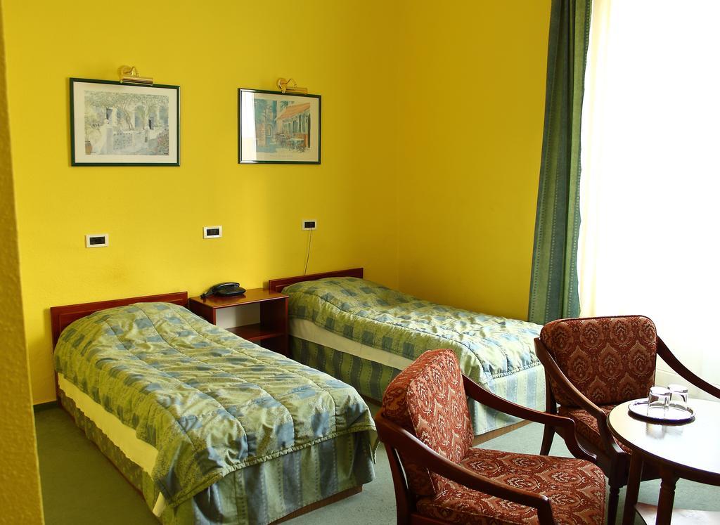 Hotel Central Nagykanizsa Eksteriør bilde