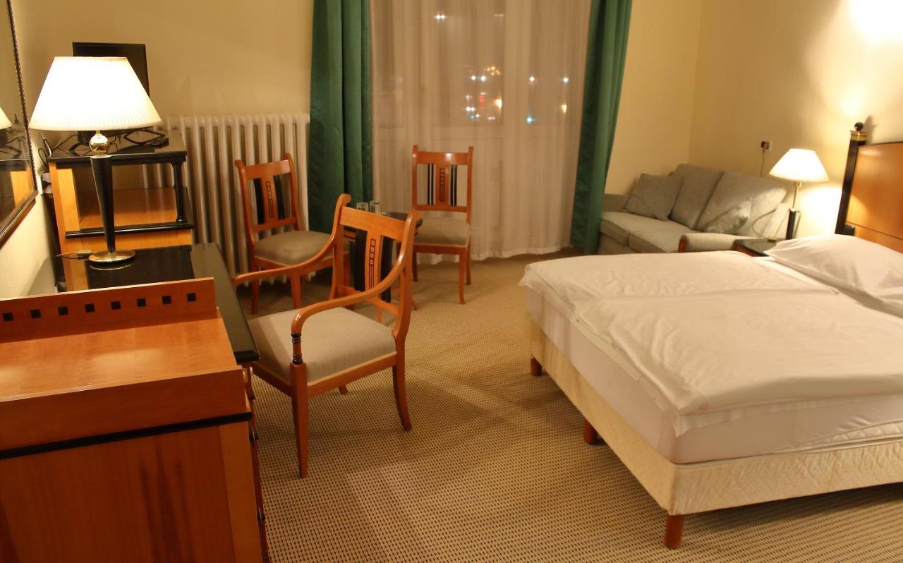 Hotel Central Nagykanizsa Eksteriør bilde